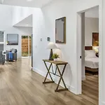 Modern 4 Bedroom Retreat With Enchanting Amenities