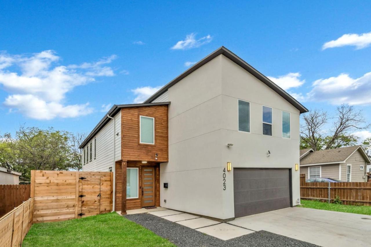 Holiday home Modern 4 Bedroom Retreat With Enchanting Amenities Dallas