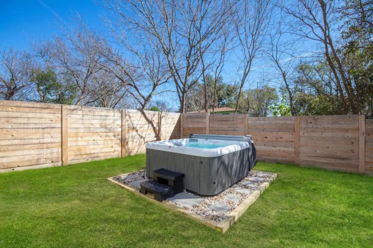 Modern 4 Bedroom Retreat With Enchanting Amenities